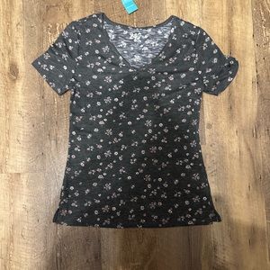 24/7 from Maurice’s - Floral design shirt for spring!!